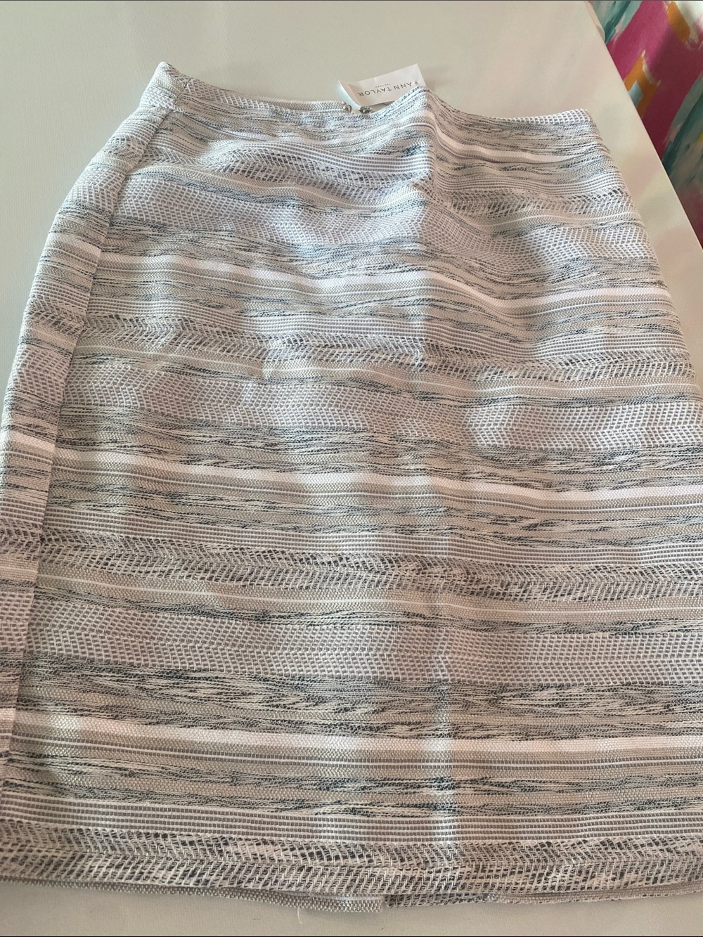 Ann Taylor Factory White and Light Gray Striped Pencil Skirt. Size 2. NWT.